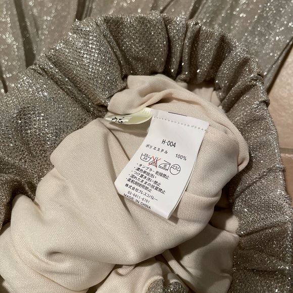 NWOT. Pleats metallic skirt - Picture 5 of 6